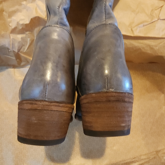 Frye, 🩶Carson Piping Tall in Graphite - Picture 3 of 16